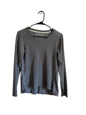 Eddie Bauer Long Sleeve Crewneck Top in Heather Charcoal